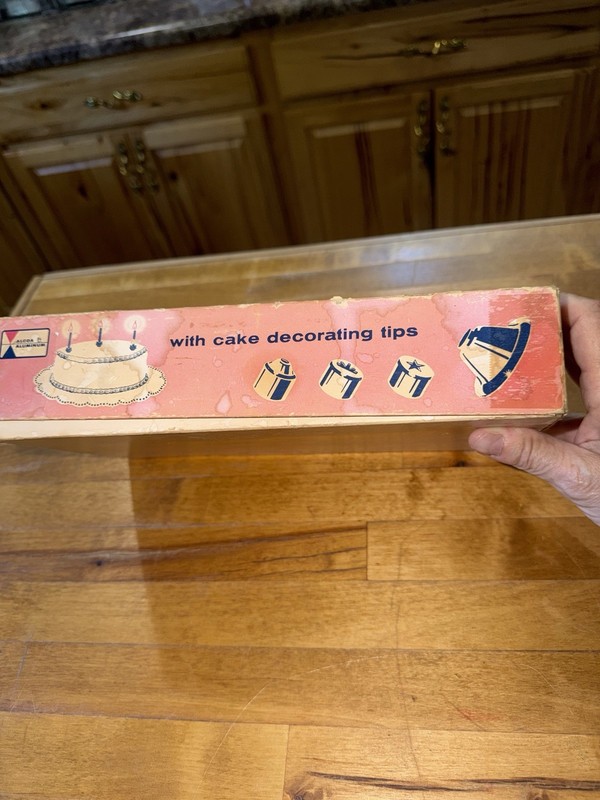 Vintage Wear Ever Cookie Gun And Pastry Decorator Cat No 3365 gallery