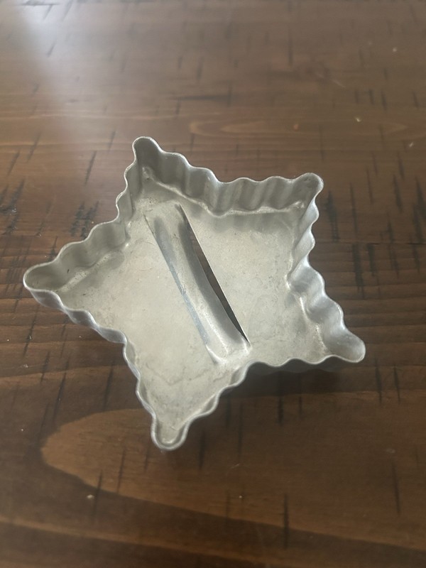 Silvertone Metal 3" Star with Handle Cookie Cutter Art Mold gallery