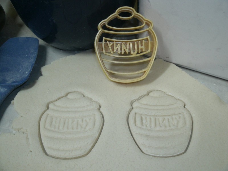 MOMMY TO BEE POOH THEME BABY SHOWER SET OF 3 COOKIE CUTTERS USA PR1960 gallery