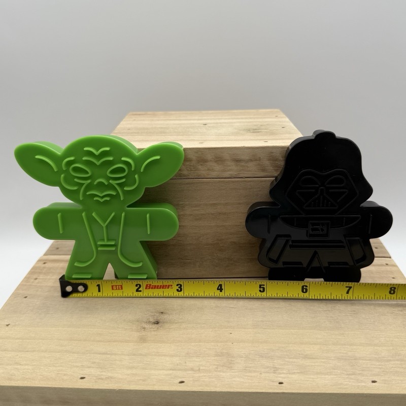 ThinkGeek 2006 Disney Star Wars Cookie Cutters Yoda Darth Gingerbread Man EUC gallery