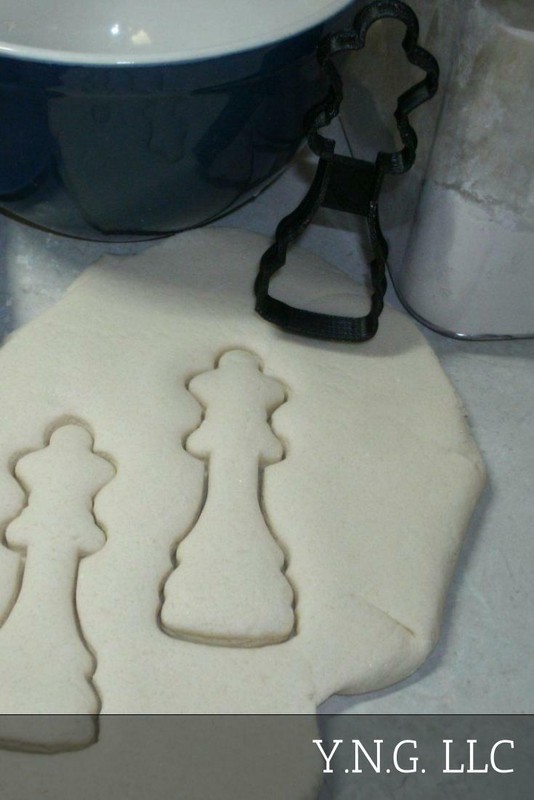 QUEEN CHESS BOARD GAME PIECE BLACK WHITE CHECKERBOARD COOKIE CUTTER USA PR2488 gallery