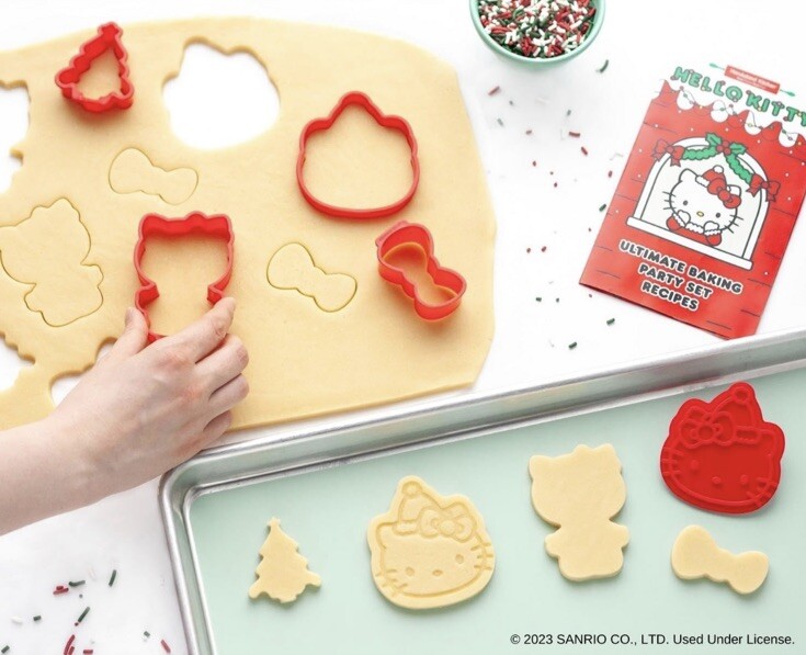 New Hello Kitty Ultimate Baking Party Set Holiday Kids gallery
