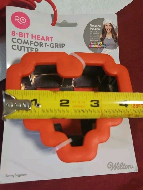 Rosanna Pansino 8 Bit Heart Comfort Grip Cookie Cutter Wilton W/ Silicone Mitt gallery