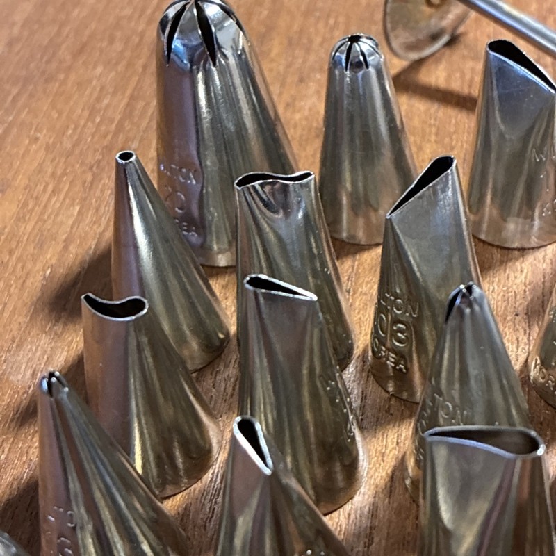 Piping Tips Set Stainless Steel Cake Decorating Nozzles 25 pcs WILTON Lot gallery