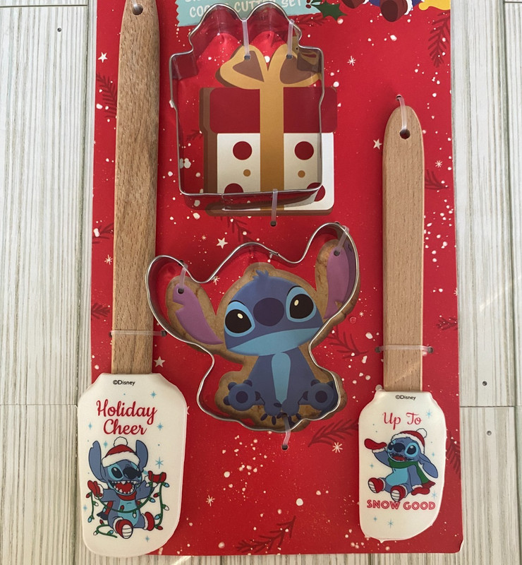 4 Piece Cookie Cutter Spatula Set Stitch Christmas gallery