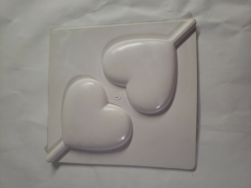 Wilton Candy Mold 1910-1112 Heart shape Silicone Heavy weight flexible 2 opening gallery