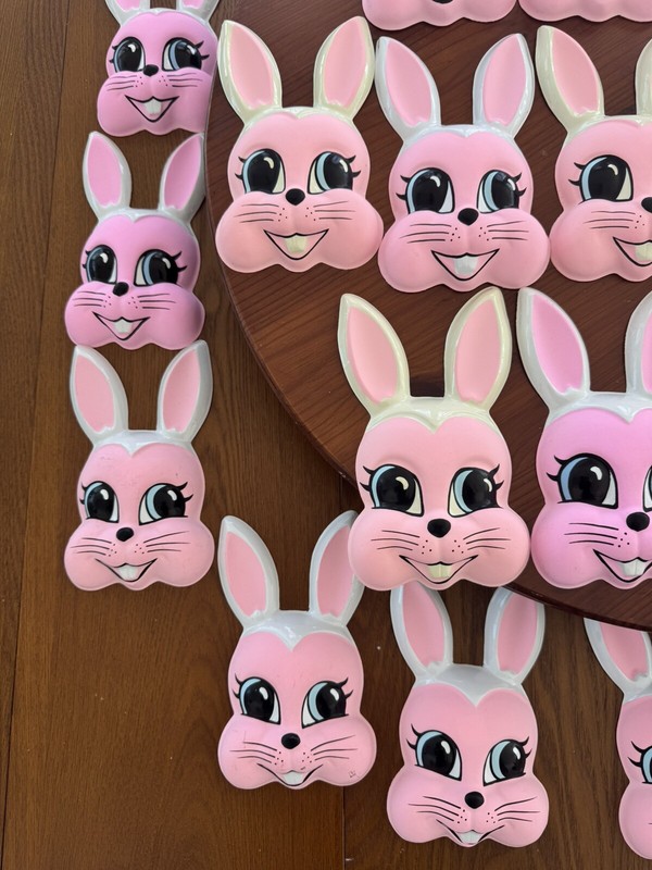 LOT of 30 Vtg Bakery Pink Pop Tops Plastic Mold Easter Bunny Cake Topper Head gallery
