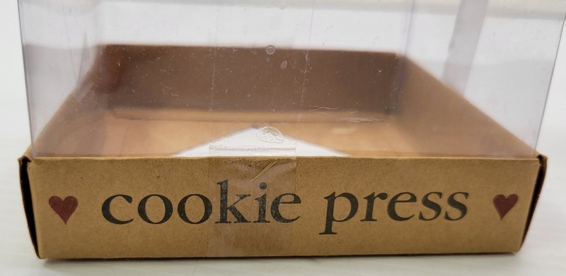*D) Vintage 1997 Shaker Hearth Christmas Gingerbread Man Terracotta Cookie Press gallery