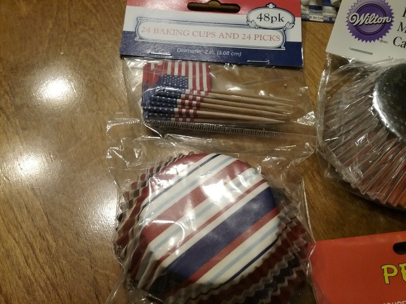 Baking Cups Standard & Mini & Picks Peanuts Patriotic Harvest Lot New  gallery