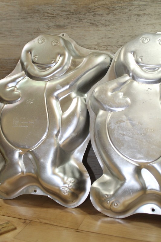 Set of 2 Barney Dinosaur Cake Mold Pan 1993 Birthday Aluminum Wilton 15″x 9”