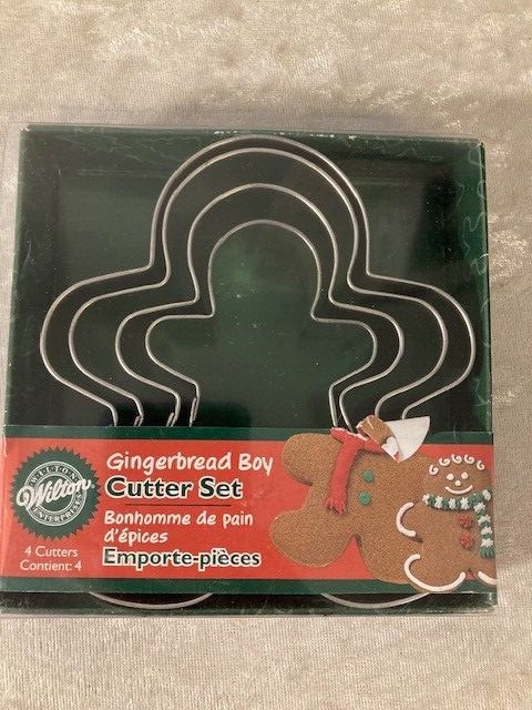 NEW Wilton Gingerbread Boy Nesting Metal Cookie Cutter Set 4 Pieces 2.75″- 4.5″
