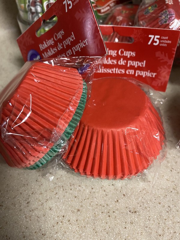 Lot Of Christmas Cupcake Paper Liners Cups~Wilton & Acme~925 Baking Cups! gallery