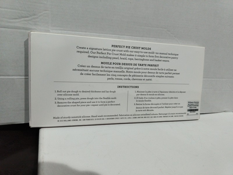 Williams Sonoma 10" Perfect Pie Crust Molds Nonstick Silicon ~ New in Package gallery