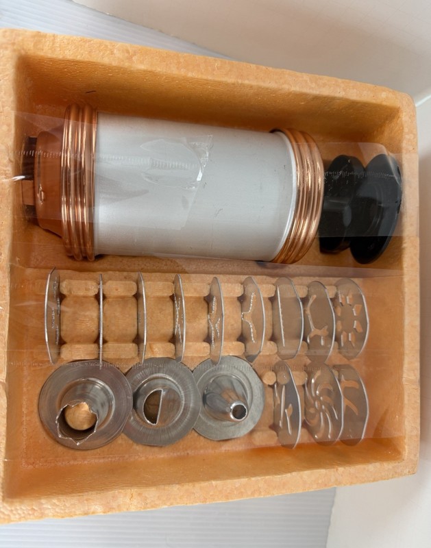 VTG Copper Mirro Cookie Pastry Press Spritz 12 Discs Box 3 Tips M-0358-22 Cooky gallery