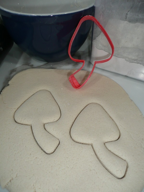 CURVED BELL MUSHROOM SHAPE GARDEN COOKIE CUTTER USA PR5216 gallery