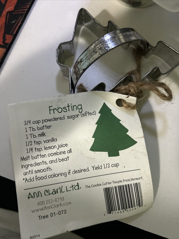 Ann Clark Christmas Tree Metal Cookie Cutter NEW WITH TAGS and recipes VINTAGE gallery