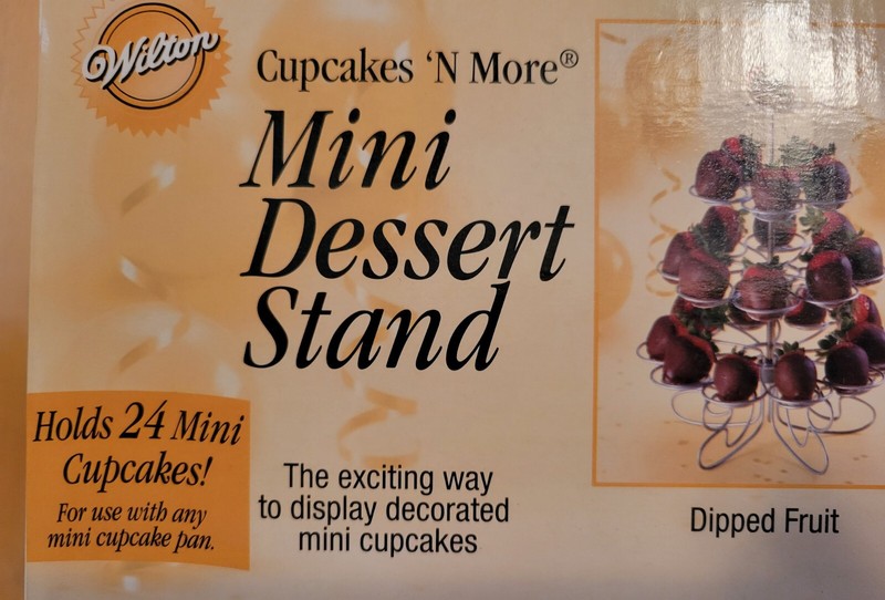 Wilton Cupcakes 'n More Mini Dessert Stand 307-250 Holds 24 Mini Cupcakes NIB gallery