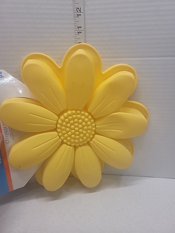 Celebrate It Sunflower Silicone Treat Mold Food Crafting 10" Diameter gallery