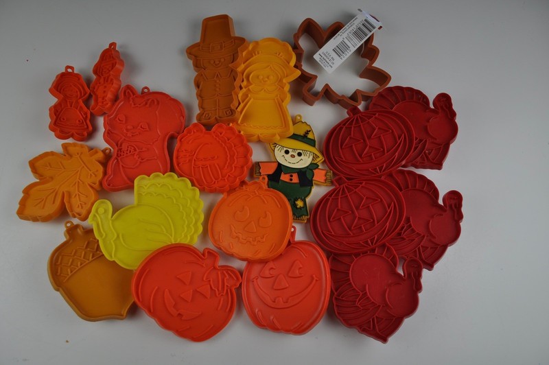 Vintage Halloween Fall Cookie Cutter Lot Fall Holiday Assortment 19 Pieces