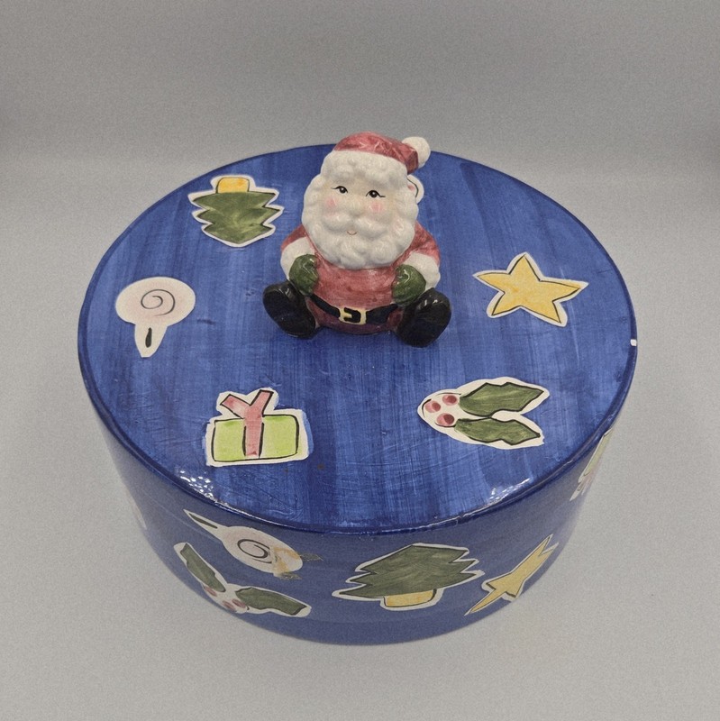 Nantucket Cake Plate Cover Lid Christmas Theme Santa Topper 7" H gallery