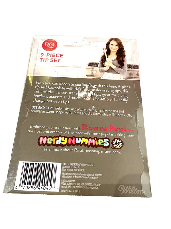 wilton RO 9 piece set 8 cake decorating tips 1 coupler gallery