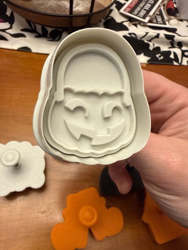Williams Sonoma Halloween Plunger Cookie Cutters & Stamps, Set of 8 gallery