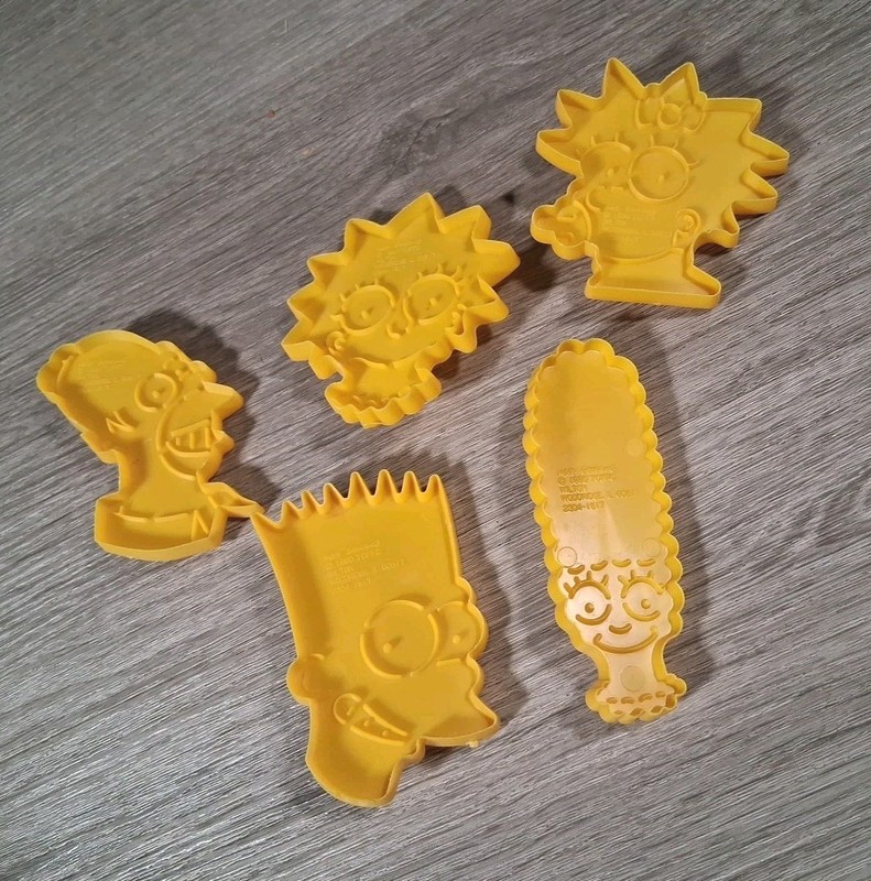 Vintage 1990 Wilton THE SIMPSONS Plastic Cookie Cutters Set Of 5