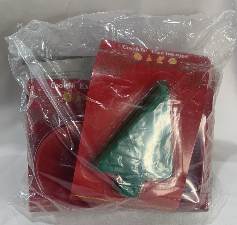 Cookie Exchange 7 Piece Silicone Bakeware Christmas Cookie Molds NEW gallery