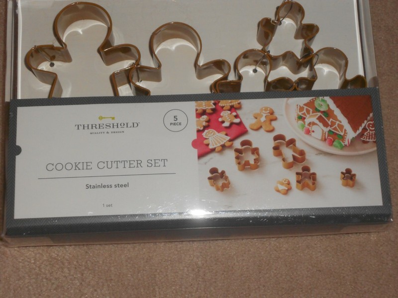 Threshold 5 piece Cookie Cutter Set GingerBread Family NEW IN BOX  gallery