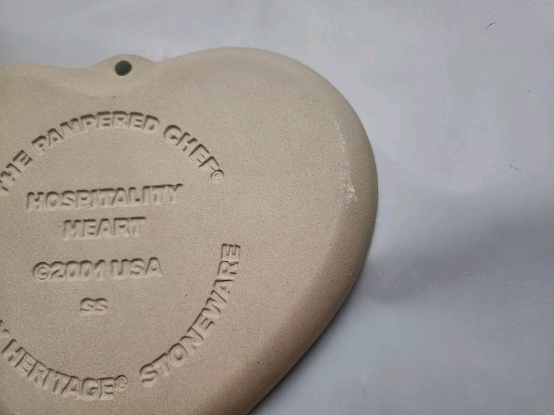 2001 Pampered Chef Hospitality Heart with Fruit Design Cookie Mold Stoneware gallery