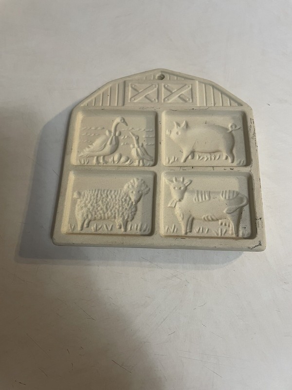 Vintage Pampered Chef Stoneware 1994 Farmyard Friends Cookie Mold
