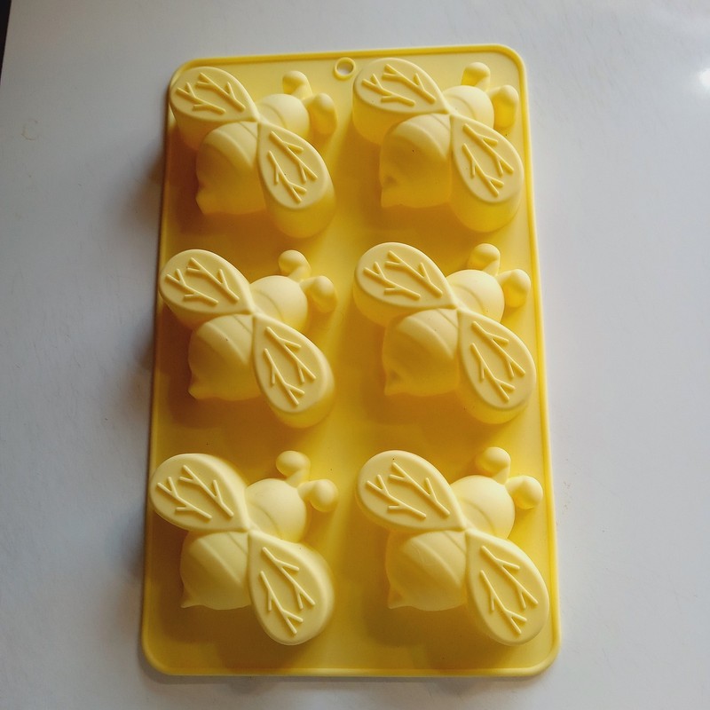 Silicone Bee Shaped Mold For Treats, Ice Cubes, Soaps, Etc. gallery