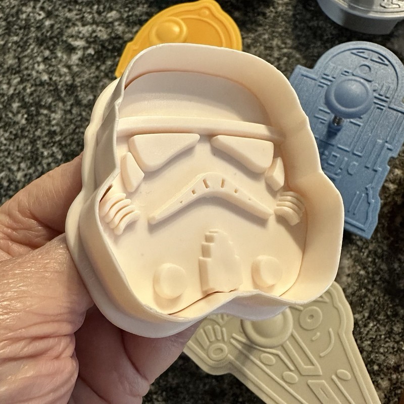 WILLIAMS-SONOMA Star Wars Cookie Cutters Press & Stamp Chewy Vader C3PO R2D2 gallery