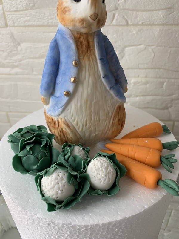 EDIBLE VERY LARGE PETER RABBIT CAKE TOPPER DECORATION Birthday gallery