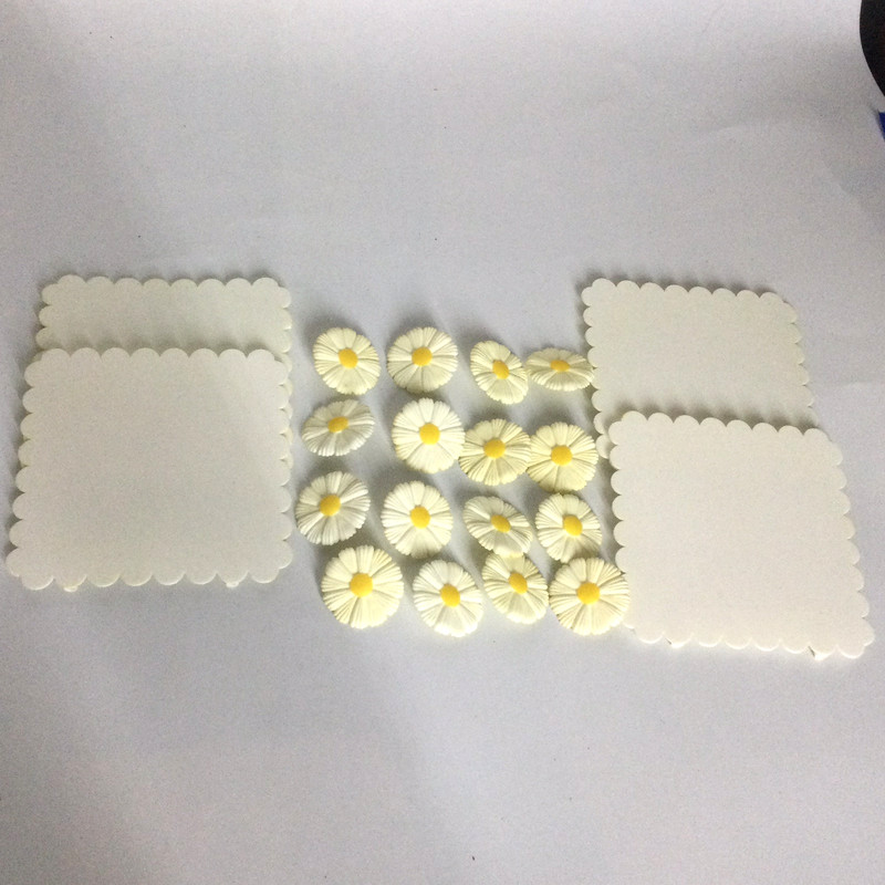 Lot Cake Decorating Wilton Daisy 11 Flowers 12 Yw Inserts 3 Separators 503-1292