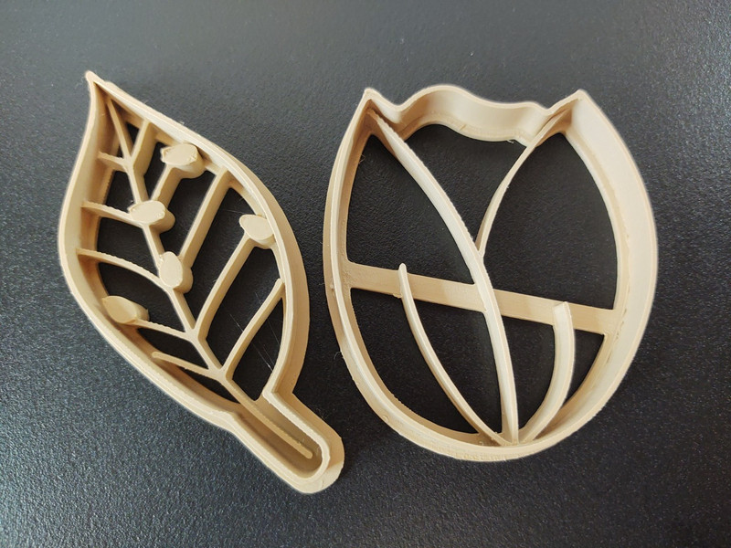 Spring Tulip & Leaf Cookie Cutter Outline 3" NEW Great for Play Doh Clay gallery