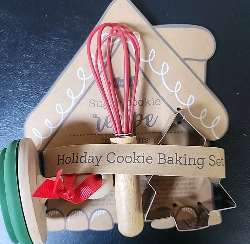 Mud Pie Christmas Tree Cookie Baking Set B6