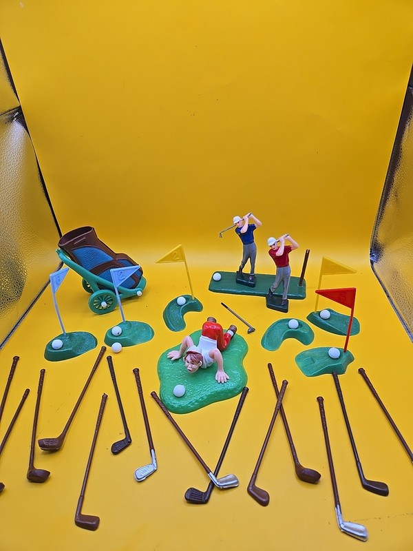Vintage 60-70’s Wilton Plastic Blow Golf Game Set Lot Figures Clubs Flags