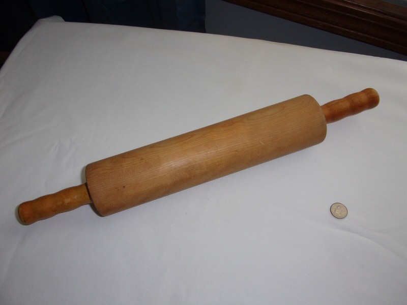 VINTAGE ROLLING PIN, WOODEN, LIGHTWEIGHT, 16″ L, HANDLES ON STEEL ROD THRU PIN