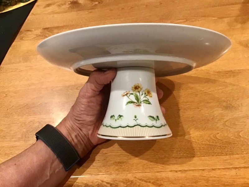 AUTHENTIC VTG GEORGES BRIARD PORCELAIN VICTORIAN GARDEN FOOTED CAKE COOKIE STAND gallery