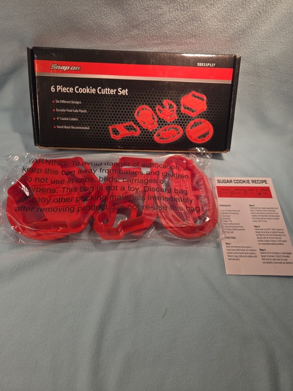 Snap On Tools 6 Piece Cookie Cutter Set SSX21P127 with Recipe