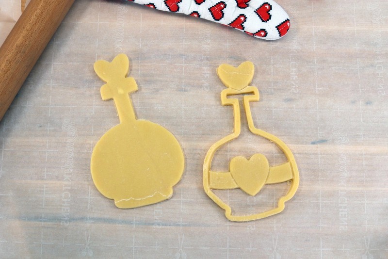 Love Potion Wayfinder Linzer Tart Cookie Cutter gallery