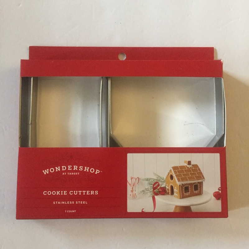 NEW Wondershop at Target Stainless Steel Gingerbread House 7 Count Cookie Cutter