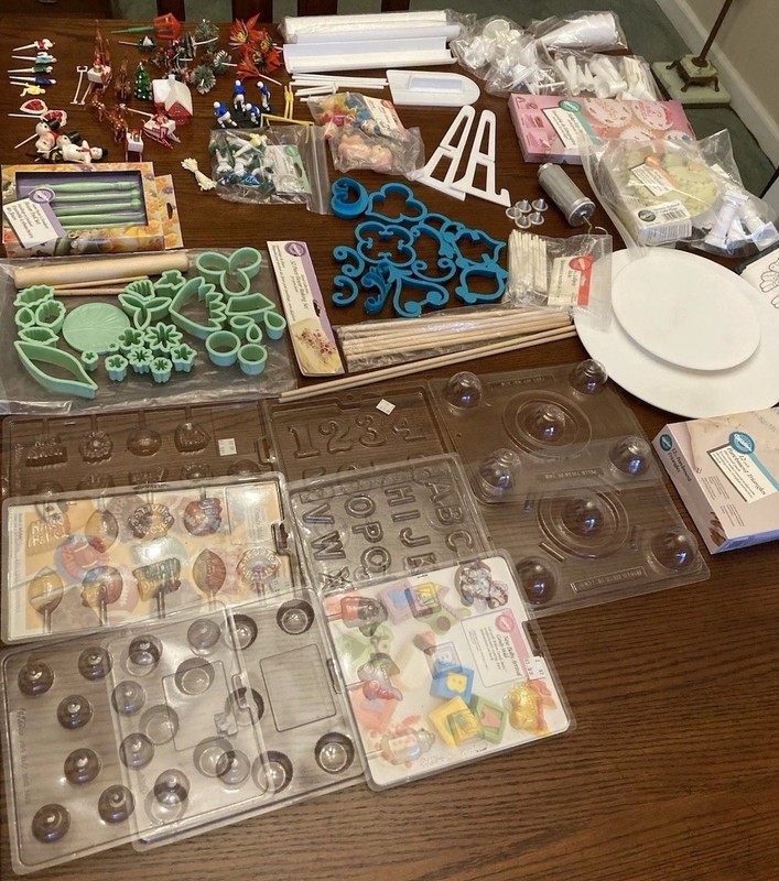 VTG Large Lot Wilton Cake Decorating Tools Pillars Plates Tips Fondant DecoMolds