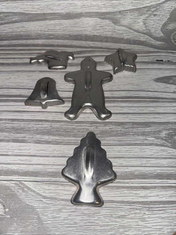 (5) Vintage MIRRO Aluminum Christmas COOKIE Cutters 1950s Santa, Bell, Tree