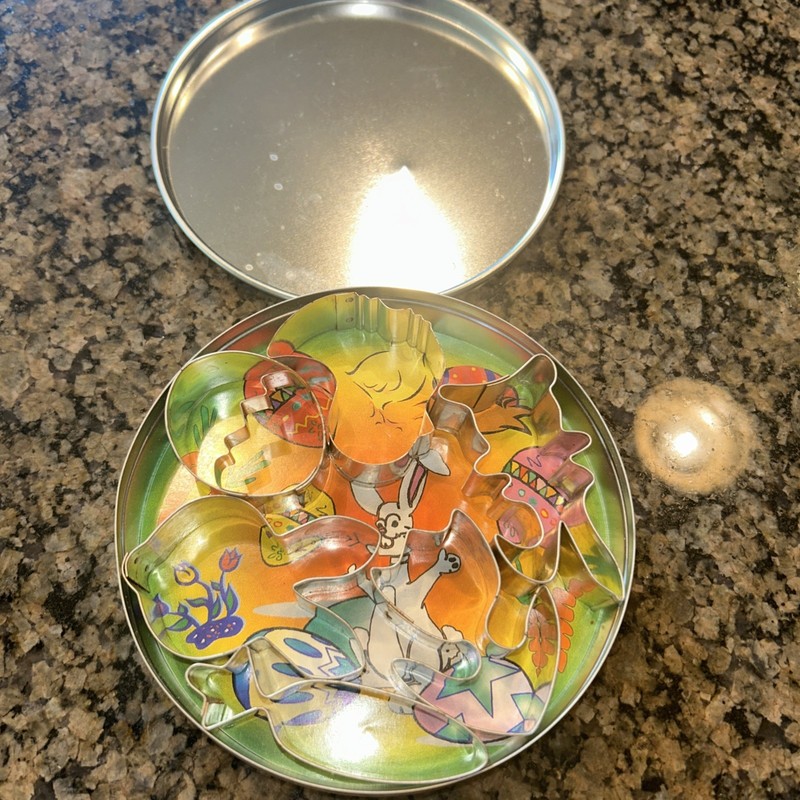 S/6 Easter Metal Mini Cookie Cutters 2-2.5” With Storage Tin 5” Diameter