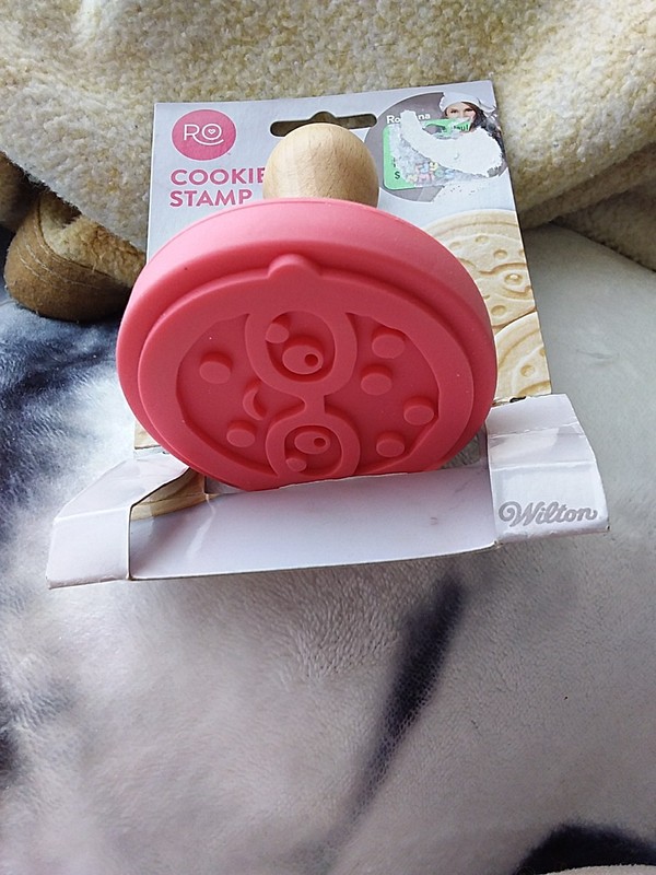 Rosanna Pansino RO By Wilton Nerdy Nummies Round Cookie Stamp~3.25" Logo Cookies gallery