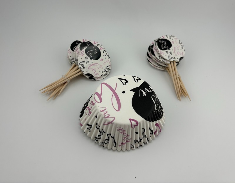 96 Cupcake Liners Baking Cups & Picks 4 Pack Valentines Day Hearts Love Kiss gallery