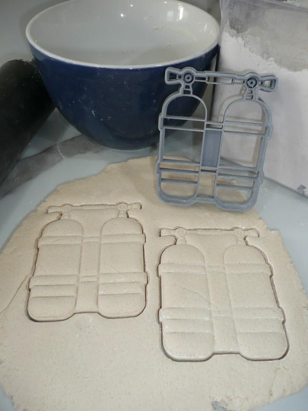 DOUBLE AIR TANK SCUBA DIVING SPORTS COOKIE CUTTER MADE IN USA PR5388 gallery