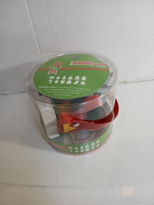 Wilton Christmas Colorful Holiday Cookie Cutters in Tub Set ( 14 Pieces ) Unused